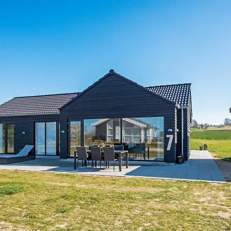 9 Person In Glesborg-by Traum